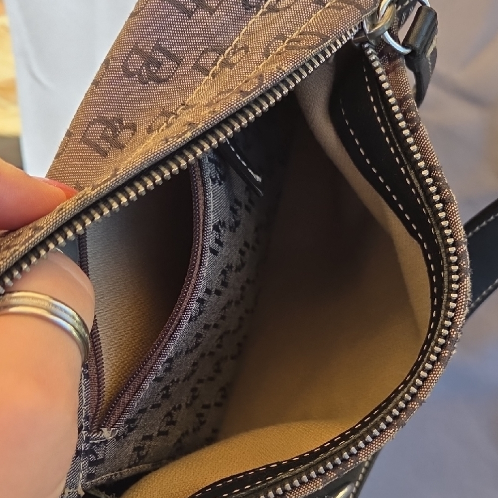 Dooney & Bourke Monogram Tan Shoulder Bag - Picture 9 of 16